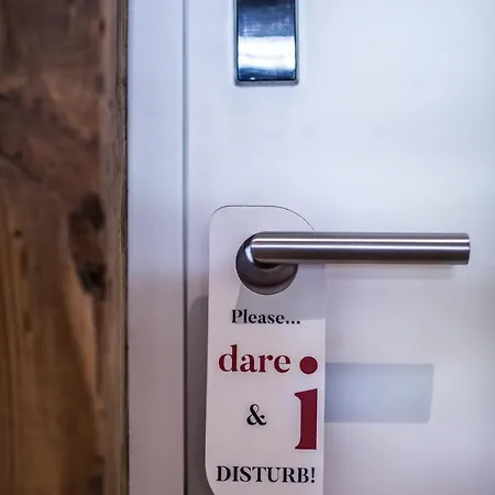 Dare House Hotell 3*