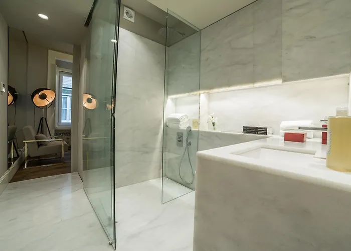 فندق Dare House 4*