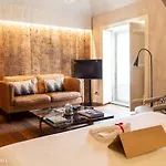 Otel Dare House
