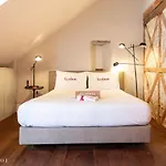 Dare House