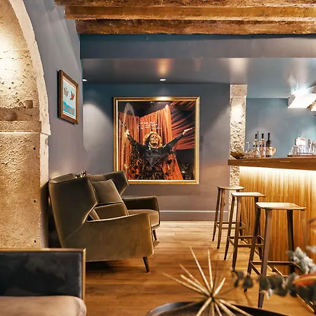 Dare House Szálloda 4*