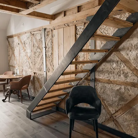 Dare House